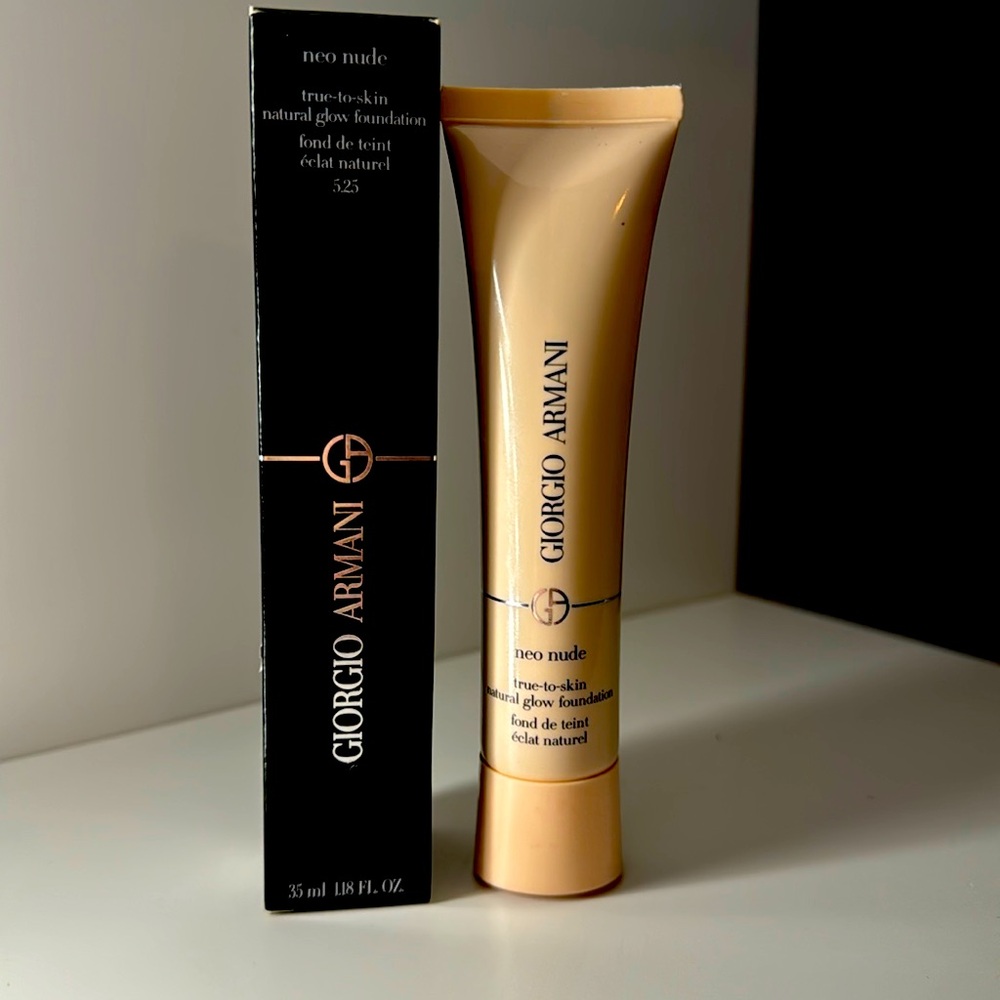 Giorgio Armani neo nude true to skin natural glow foundation safe 5.25